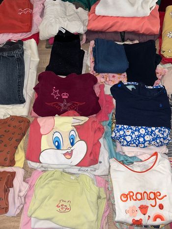 Gros lot de 100 vêtements fille