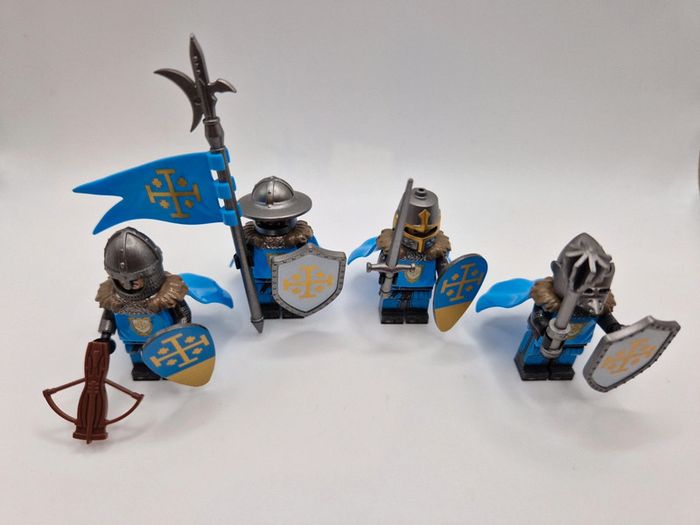 Figurines type lego 4 chevaliers templiers seigneur des anneaux - photo numéro 6