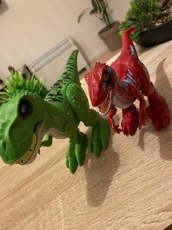 Lot de 2 dinosaures