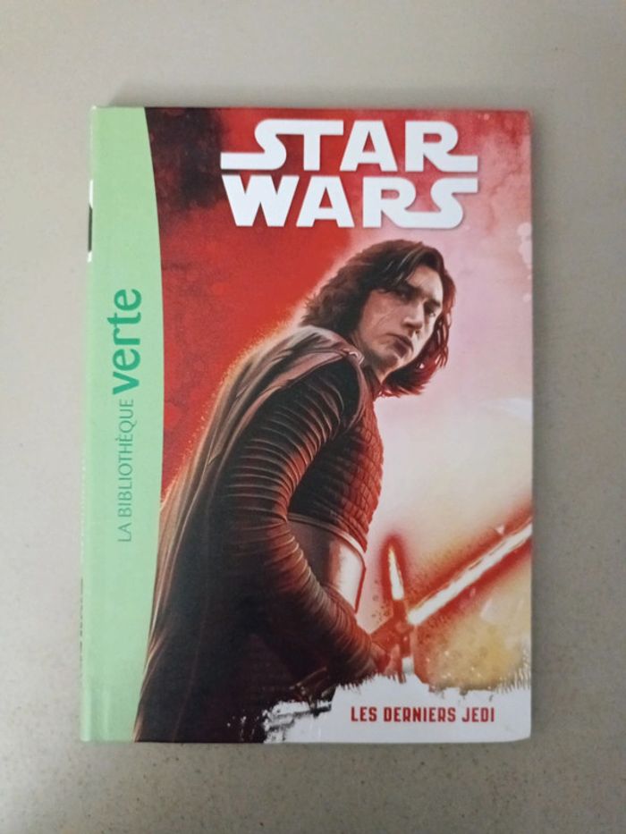 La bibliothèque verte Star Wars les derniers Jedi. Numéro 8