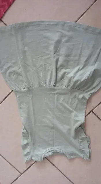 Robe verte pâle neuve étiquetée vert baudet manches courtes à volants