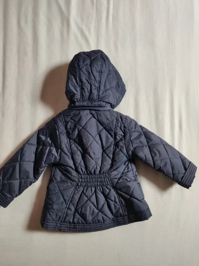 Veste matelassée Lefties Baby taille 9/12 mois bleu marine capuche détachable intérieur polaire - photo numéro 3