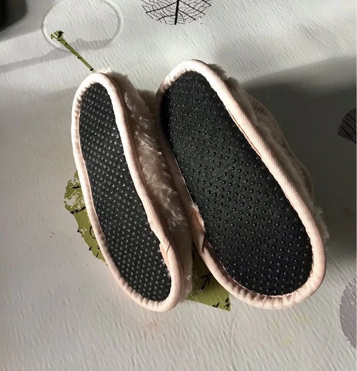 Chaussons fille molletonné à scratch taille 24 - photo numéro 3