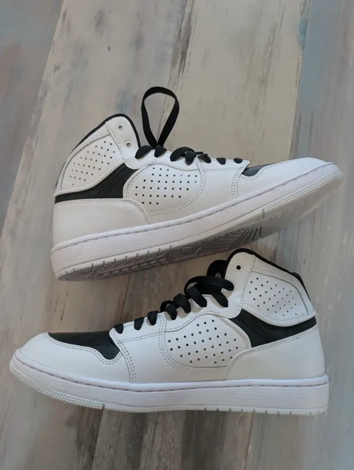 Sneakers Jordan Access neuf taille 42.5 - photo numéro 3