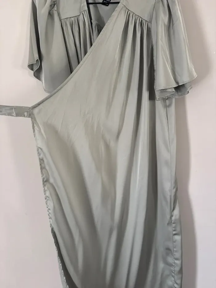 👗 Robe portefeuille d'été ou soirée effet satin- Shein-neuf sans etiquette- taille L couleurverte - photo numéro 10