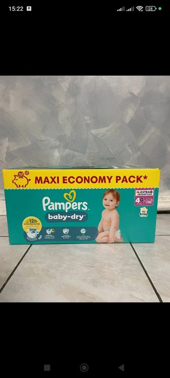 Couches Pampers taille 4+ 