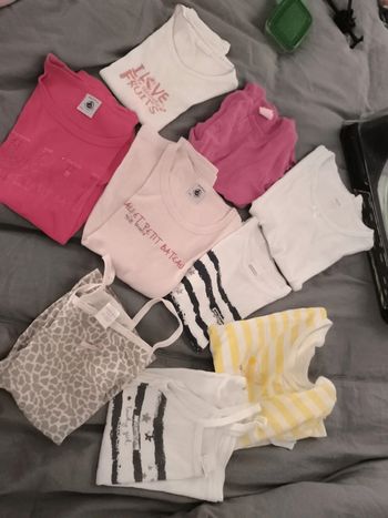 Lot de sous vêtements absorba et petit bateau. 7 tee shirts manches courtes et 2 debardeurs