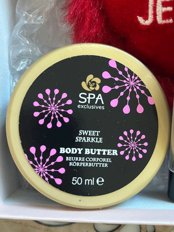 Coffret beauté soin & maquillage NEUF – Idée cadeau - photo numéro 4
