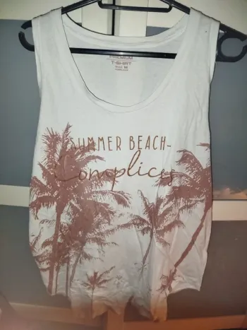 Tee, shirt sans manches