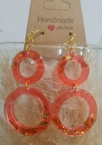 Boucles d’oreilles artisanales en résine – rouge