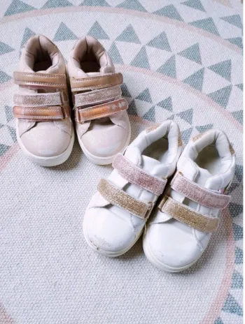 Lot de 2 paires de baskets T26 Bon État