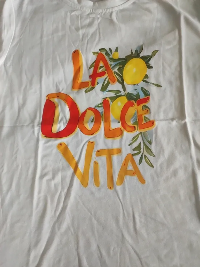 Tee shirt La Dolce Vita 40-42 neuf - photo numéro 2