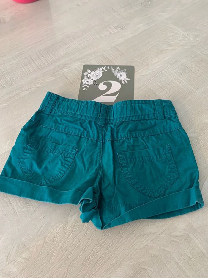 Short fille - photo numéro 2