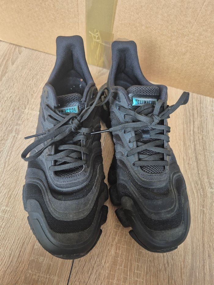 Baskets Adidas taille 43  1/3 - photo numéro 2