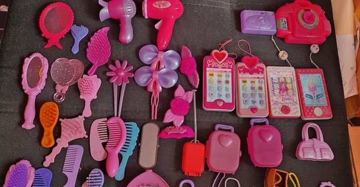 Lots accessoires barbies - photo numéro 4