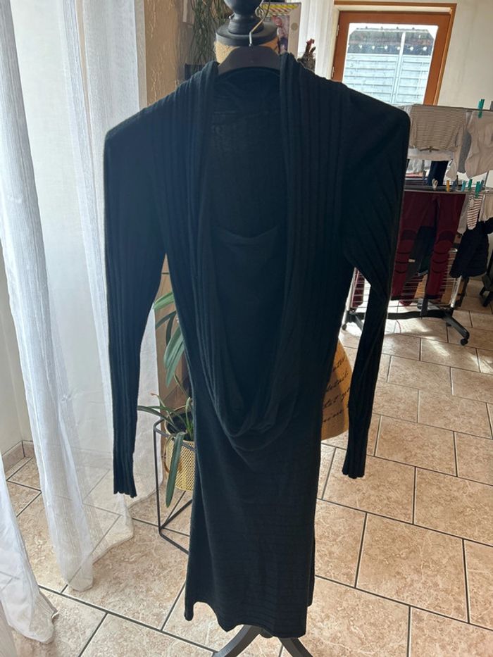 Robe noire - photo numéro 3