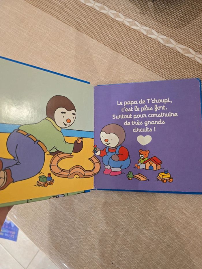 T'choupi aime papa - livre tout carton - photo numéro 5