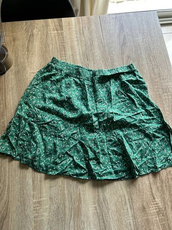 Jupes verte fleuri fluide