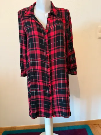 Robe chemise à carreaux en très bon état taille XS Jennyfer