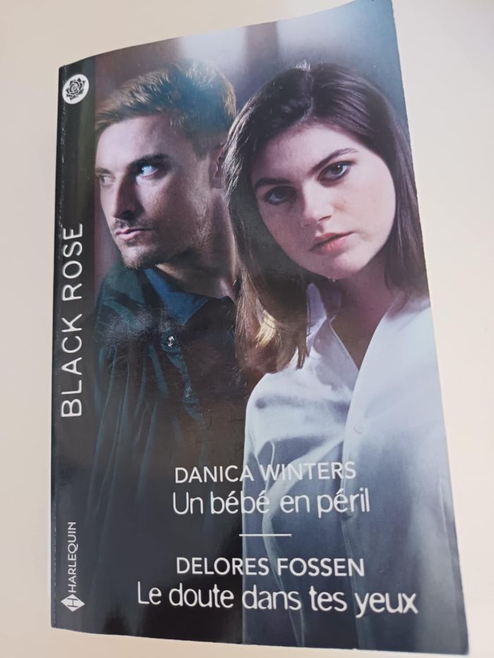 Livre Harlequin collection Black Rose