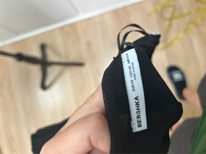 Crop top bustier  bershka noir avec franges métallique et strass - taille xs neuf - photo numéro 9