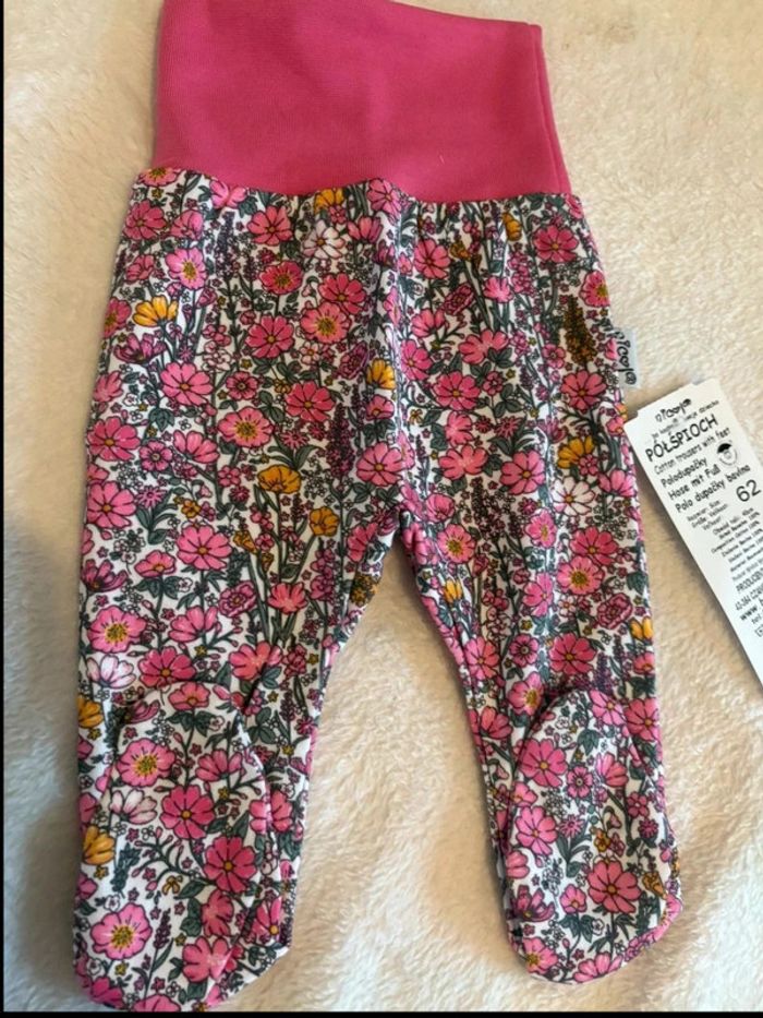 Jolie pantalon à pied floral neuf 3 mois - photo numéro 2