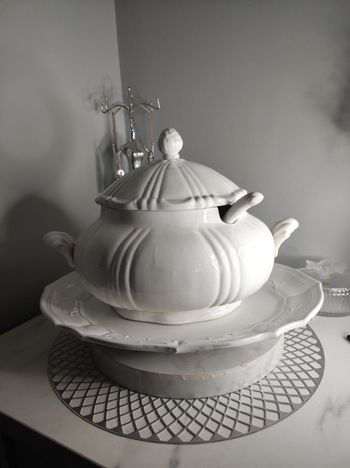 Soupière blanche en porcelaine