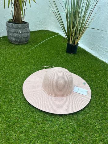 Très jolie chapeau de paille taille unique neuf