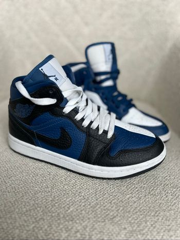 Nike Air Jordan 1 bleu marine blanc