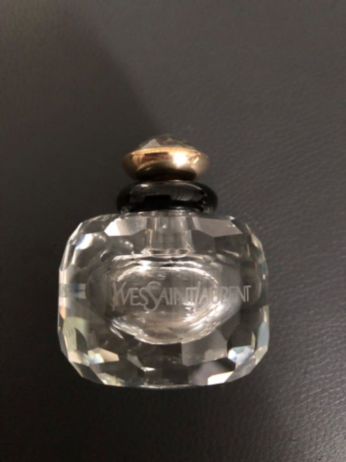 Flacon Swarovski en cristal, Paris d’Yves St Laurent
