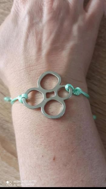 Bracelet lien vert  argenté