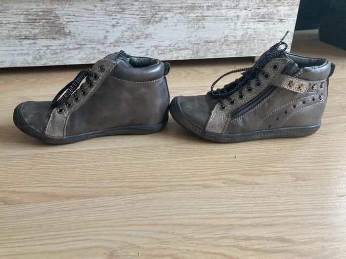 Sneakers Babybotte pointure 28 - photo numéro 2