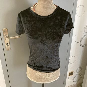 TEE shirt taille xs fb sister