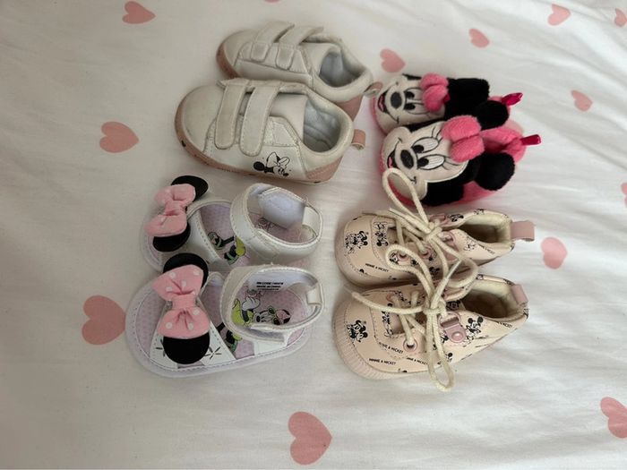Lot chaussons & chaussures Minnie - photo numéro 2