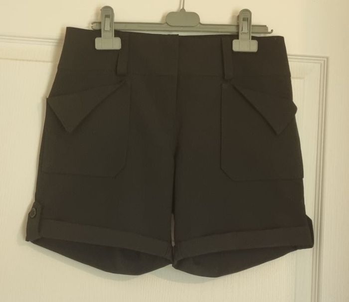 Short noir