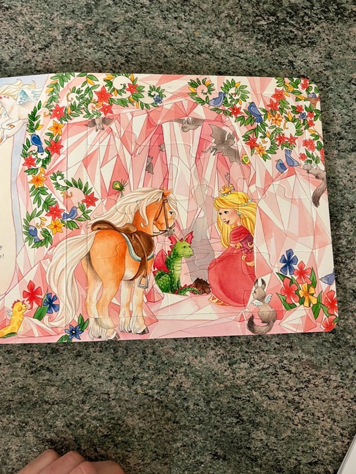 Livre puzzle une princesse - photo numéro 5