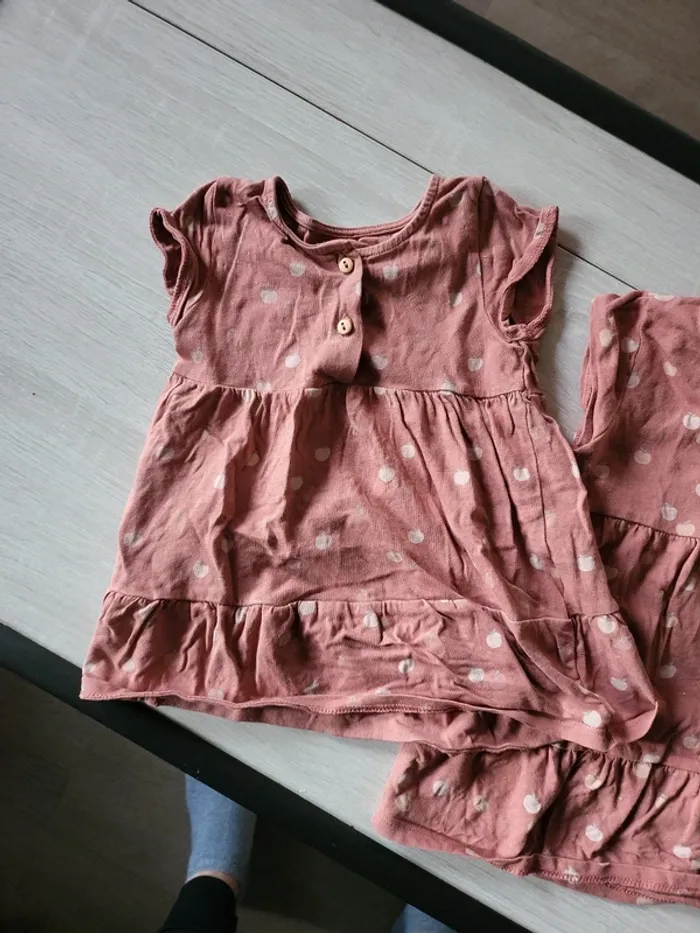 2 robes 9 mois - photo numéro 2