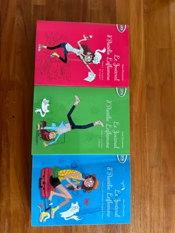 Lot de trois livres, le journal journal d’Aurélie Laflamme