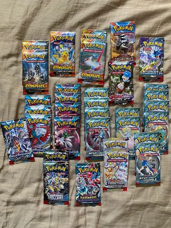 Lot de 33 boosters EV01, EV03, EV04, EV05, EV06, EV07, EV08, EV8.5 et EV09