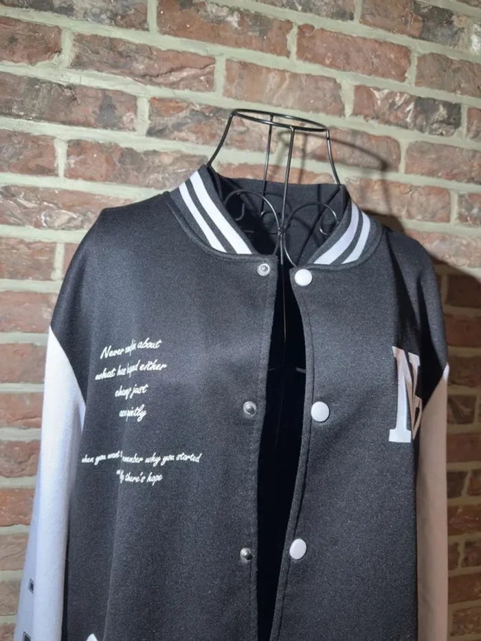 Blouson Varsity noire et blanche New York Taille L / 40 - photo numéro 4