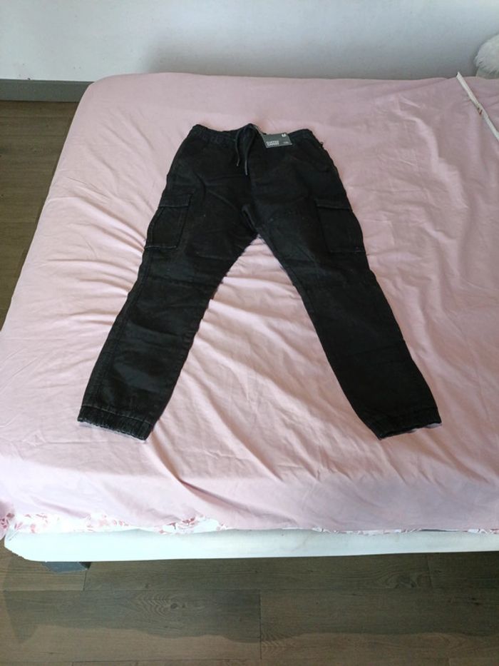 Pantalon cargo taille M neuf avec étiquette