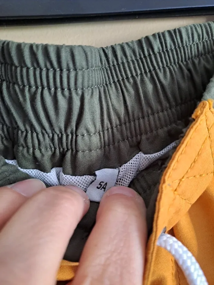 Short de bain garçon 5 ans jamais porté ttbe - photo numéro 3