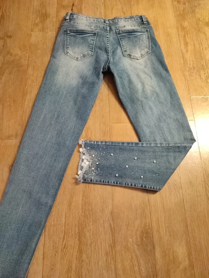 Jeans strass sur le bas - photo numéro 4