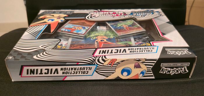 Pokémon Coffret Victini EV10.5 2 Foudre Noir et 2 Flamme Blanche - photo numéro 6
