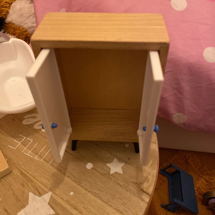 Salle de bain mobilier poupées en bois - photo numéro 3