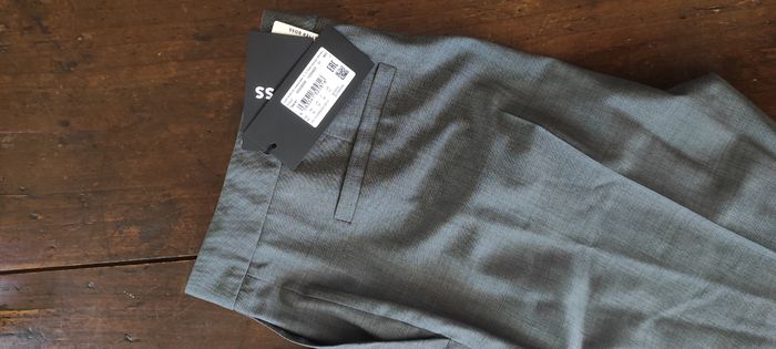 Pantalon fuseau tailleur BOSS neuf avec étiquette - photo numéro 7