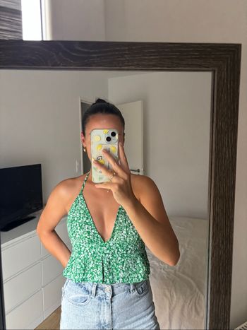 Haut léger vert à fleurs