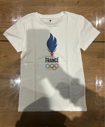 Tee shirt manches courtes blanc jeux olympiques France 8 ans