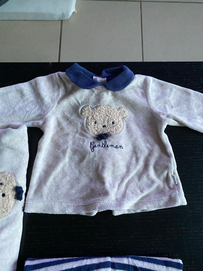 2 pyjamas deux pièces  3-6mois - photo numéro 2