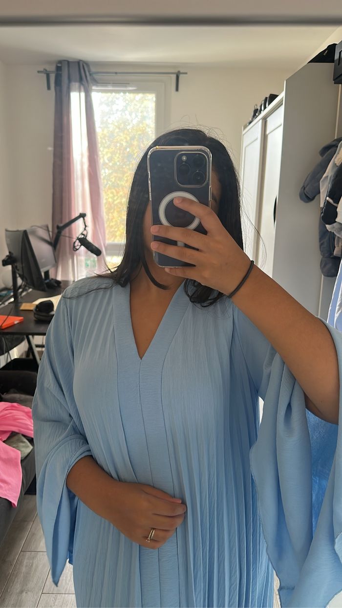 Robe bleue plissée style Dubaï - photo numéro 2